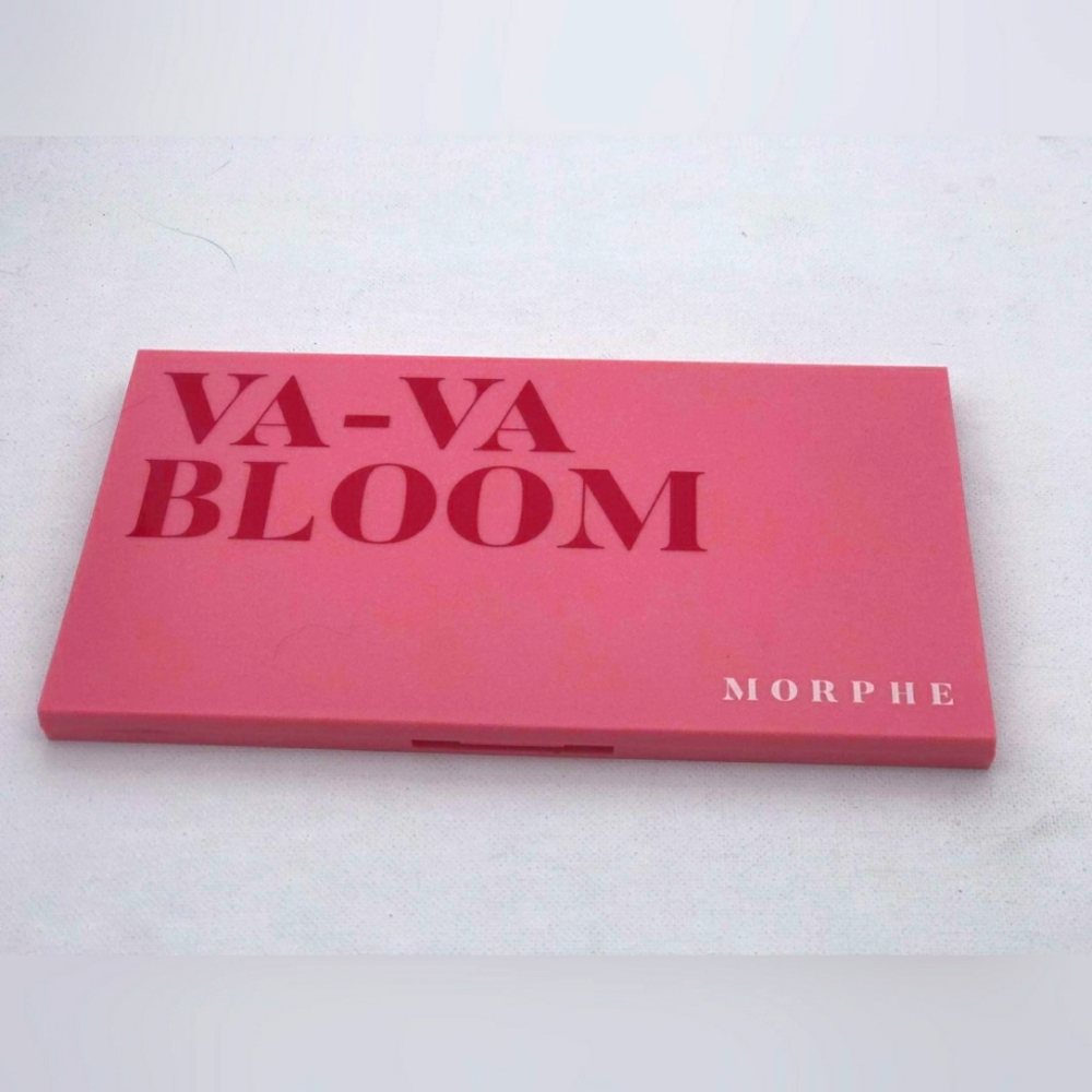 VA-VA BLOOM Artistry 18 Shades Eyeshadow Palette new with box